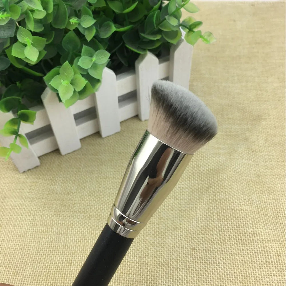 1 piece Angled Foundation Makeup brushes M170 Magic Liquid Foundation Cream Make up brush Beauty Tools Cosmetics