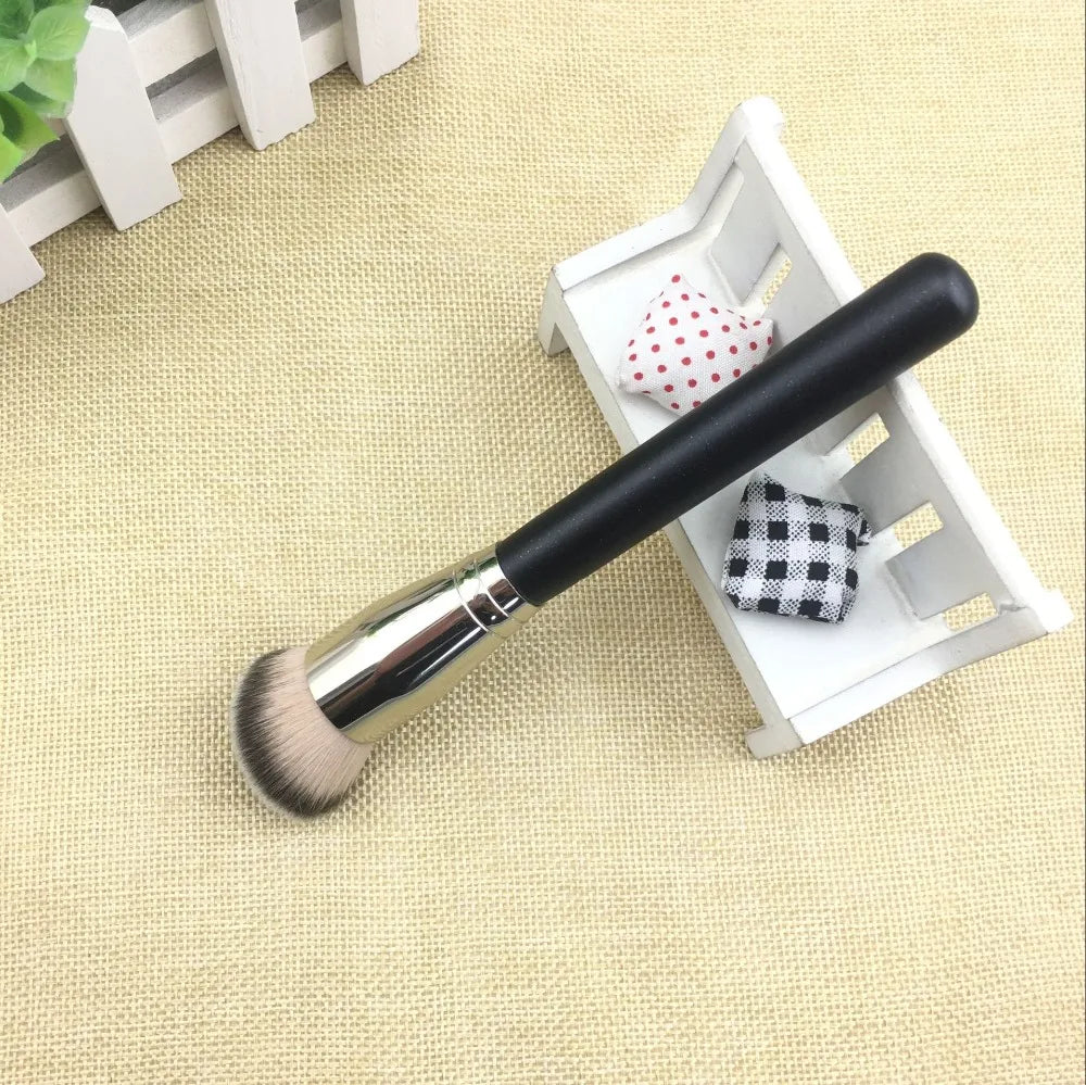 1 piece Angled Foundation Makeup brushes M170 Magic Liquid Foundation Cream Make up brush Beauty Tools Cosmetics